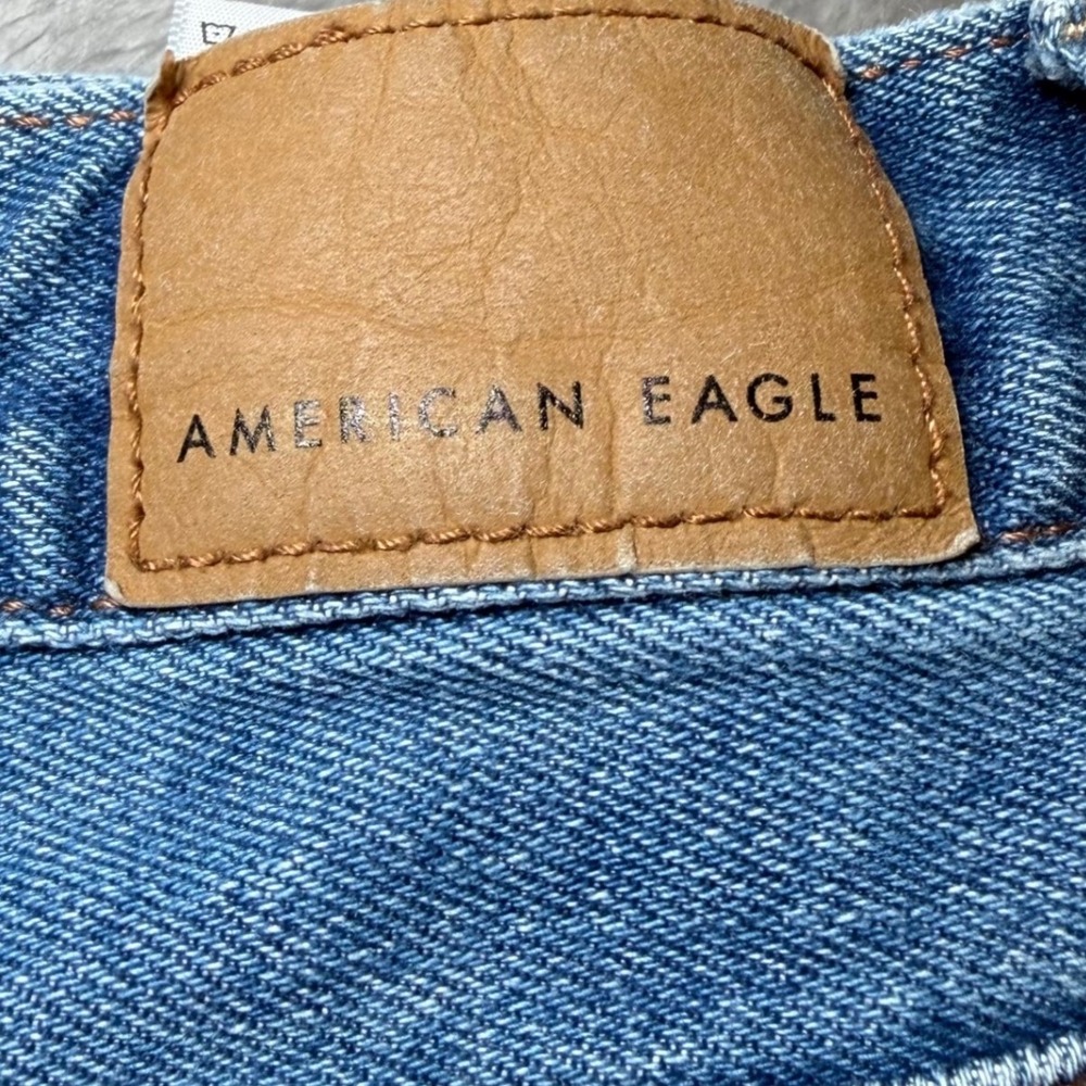 American Eagle Womens Size 6 Mom Jeans Distressed High Rise Raw Hem Blue Denim - Picture 13 of 16